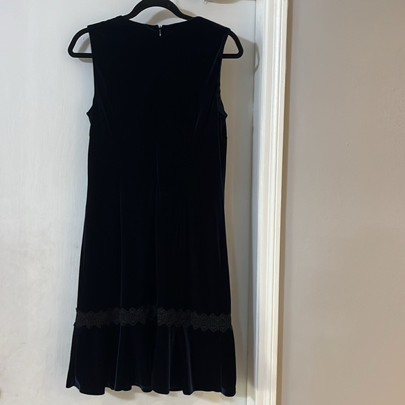 KARL LEGERFELD PARIS DRESS - Picture 3 of 8